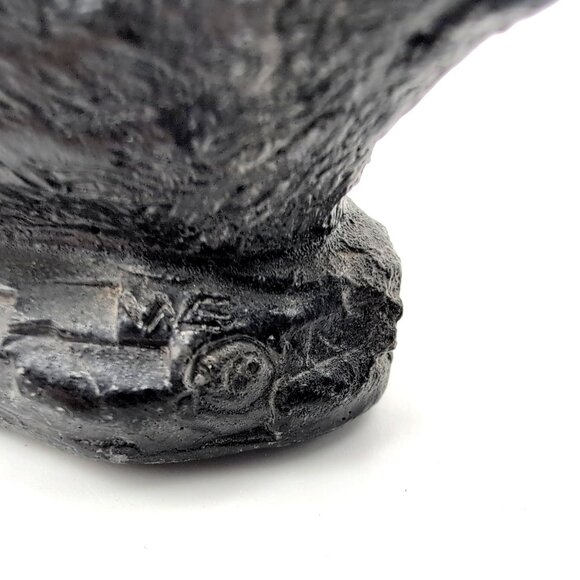 Wolf Original Young Seal Handcrafted Sculpture Figure Canada Signed Stone/Resin - Picture 10 of 10